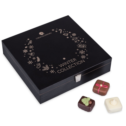 Vianočná bonboniéra v drevenej škatuľke, čokoláda ako darček, čokoláda na Vianoce