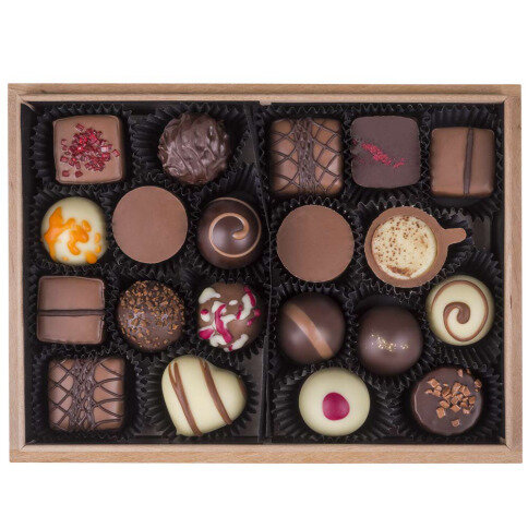 čokoláda k Veľkej noci, veľkonočné čokoládový darček, veľkonočné čokoláda v drevenej škatuľke, elegantný veľkonočné darček